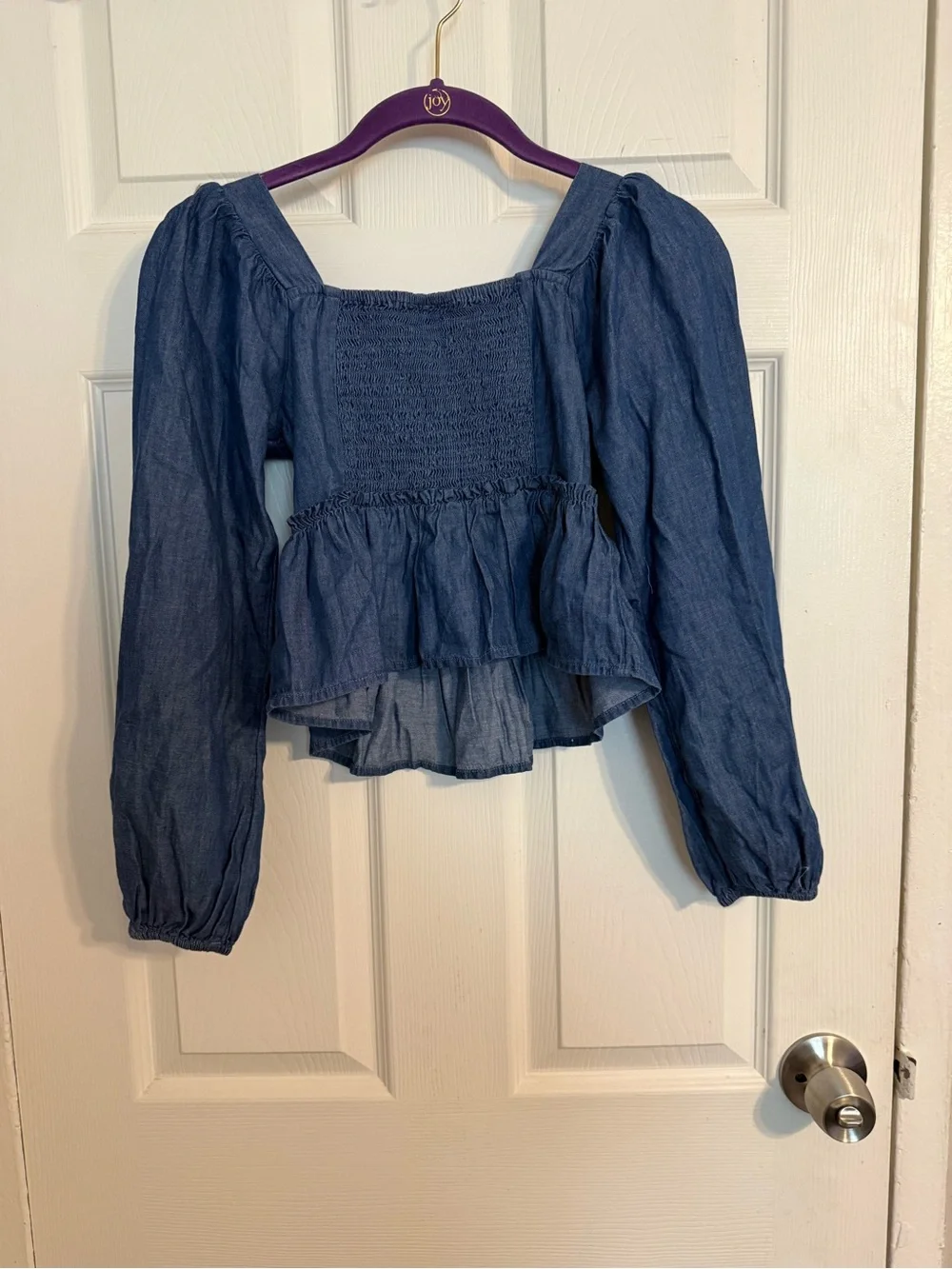 GAP square neckline